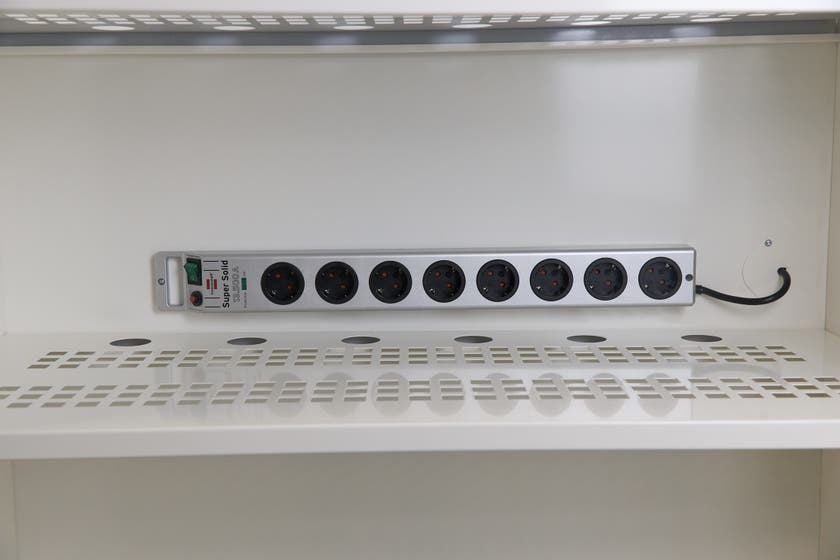 Grenuttag Jiwa GU8, 8 uttag för batteriskåp