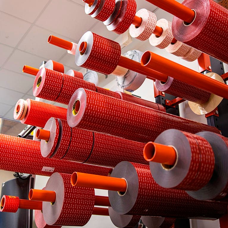 Tejp - bättre än skruvar och bultar?-1